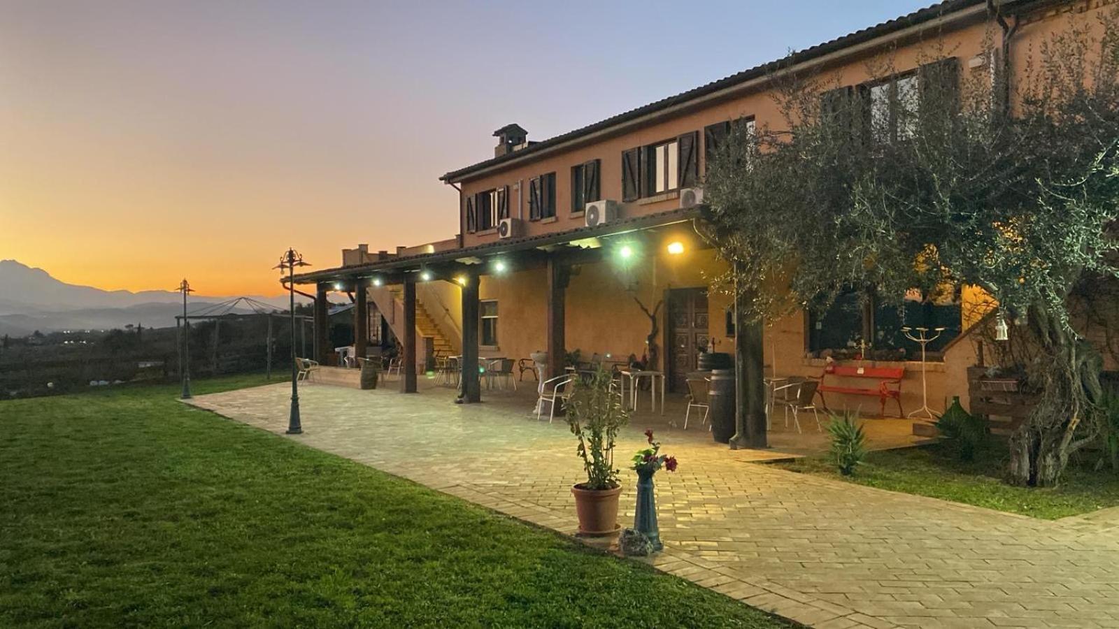 Il Podere Degli Asinelli Città Sant'Angelo Exterior foto